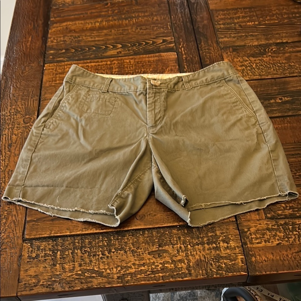 Dockers Women's Olive Green Shorts rough hem Sz 4